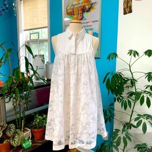 Anthropologie dress. White color. Size Medium
